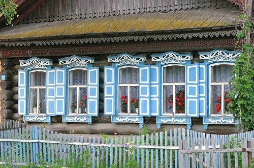 Низкий дом с голубыми ставнями есенин картинки